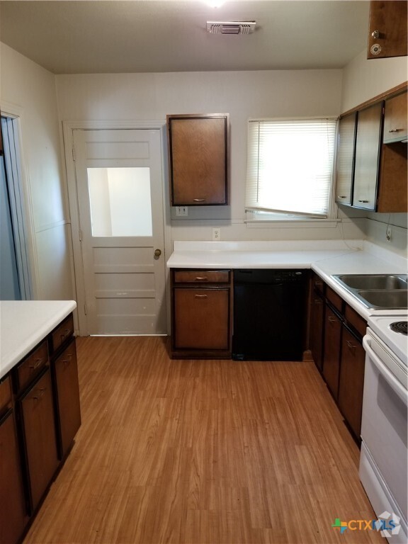Building Photo - 106 Riviera Dr