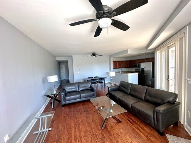 Foto del edificio - Upscale 2 bedroom/2 bathroom Condo in uptown Charlotte, Short Walk to Bank Of America Stadium