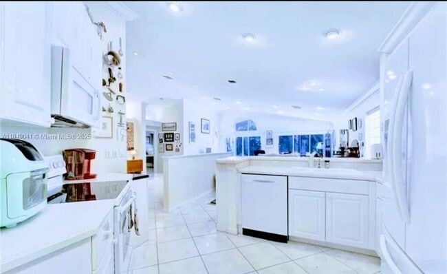 Foto del edificio - 6430 Pebble Creek Way