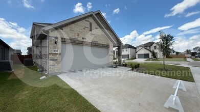 Building Photo - 529 Travine Dr