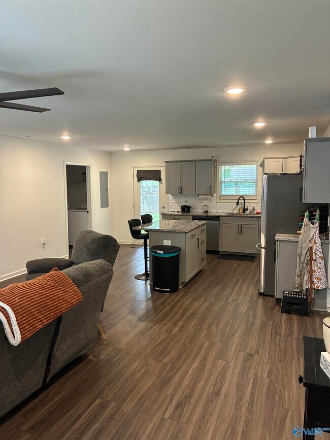 Foto del edificio - 2117 Atkins Dr NW