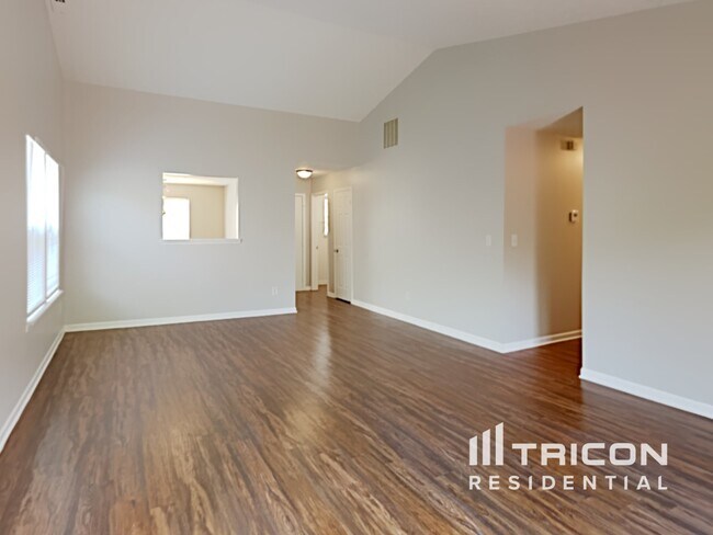 Foto del edificio - 10718 Huntwick Dr
