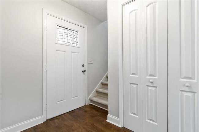 Foto del edificio - 888 Chartley Dr SW