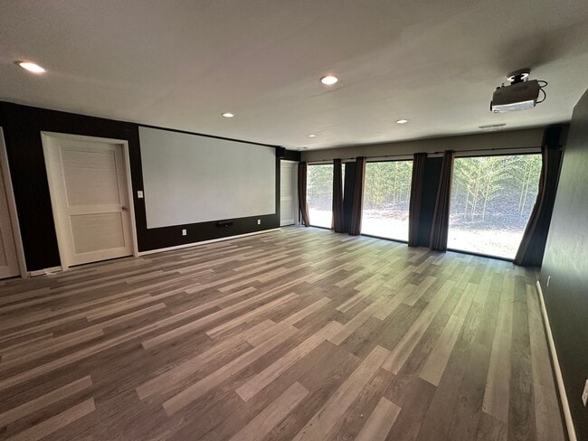 Building Photo - 3 Bedroom, 2 Bath Home in Golden Springs