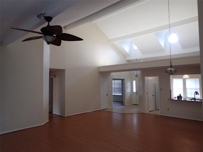 Foto del edificio - 2130 Greencove Ln