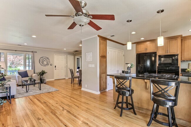 Foto del edificio - 1359 Keoncrest Ave