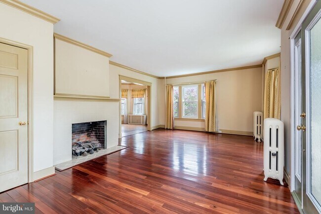 Building Photo - 155 N 25th St