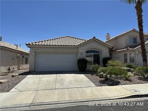 Building Photo - 122 McLaren St