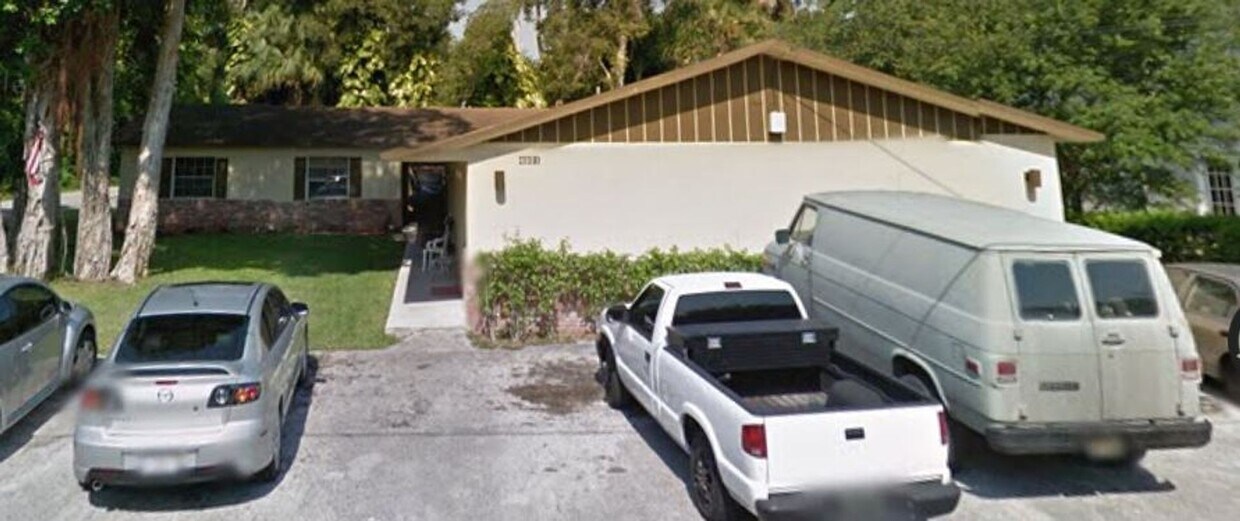 Foto principal - 4931 SW 65 Ave