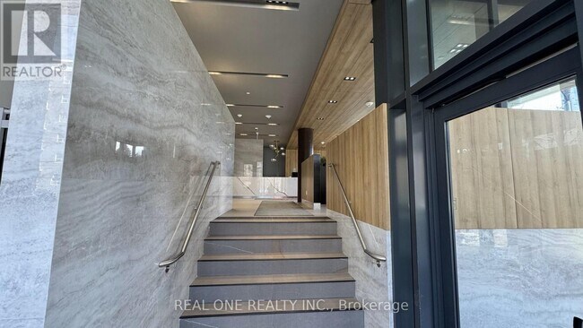Building Photo - 21-221 Park St E