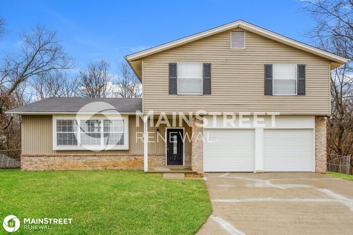 Foto principal - 6300 Ocho Rios Ct, Louisville, KY 40228