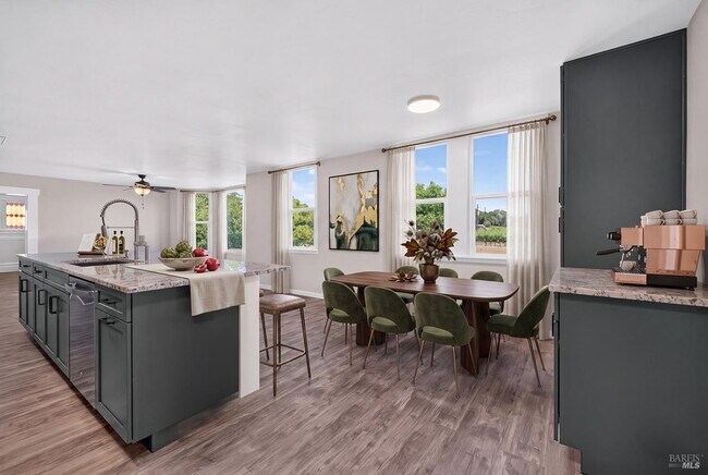 Foto del edificio - 4980 Dry Creek Rd