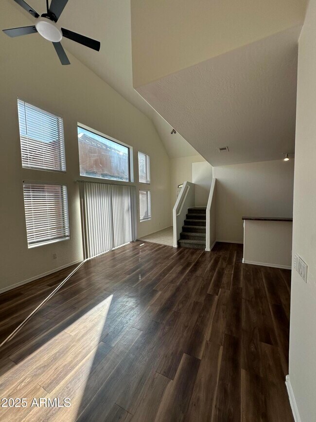 Foto del edificio - 1015 S Val Vista Dr