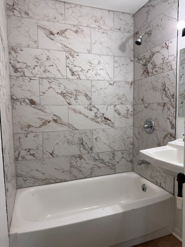 Foto del edificio - 4641 Shula Dr