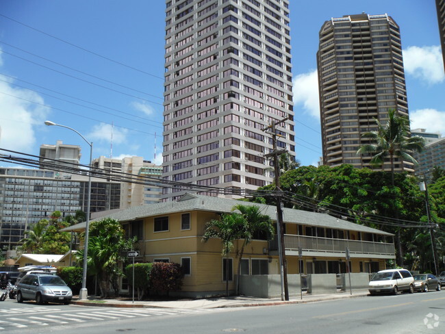 Primary Photo - Laniakea Apartments