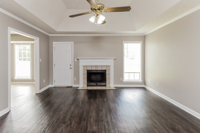 Building Photo - Beautiful 4 Bedroom in Montgomery!