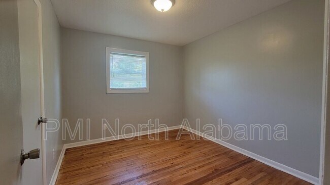 Building Photo - 316 13th Ave NW