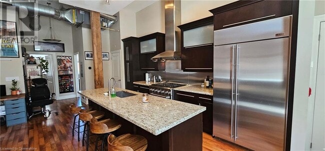 Building Photo - 25 Concession St
