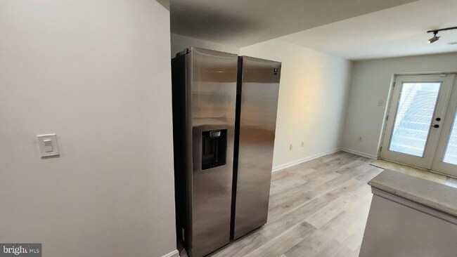 Foto del edificio - "Charming 2-Bedroom Retreat in Bowie with Spacious 1,514 Sq Ft!"
