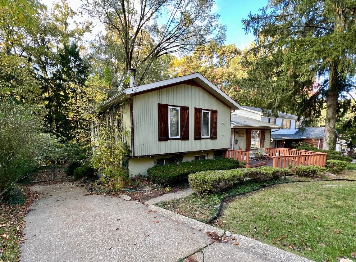 1469 Shanabrook Dr, Akron, OH 44313 House Rental in Akron, OH