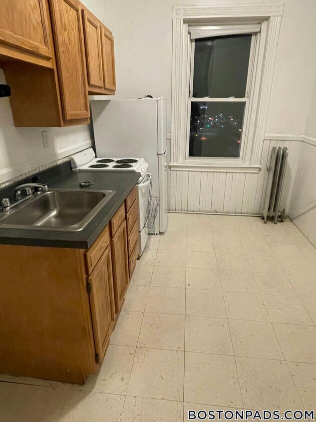 Primary Photo - 1350 Commonwealth Ave