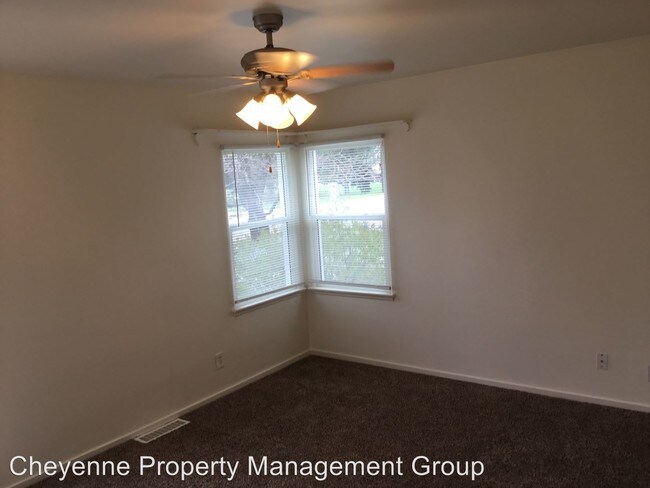 Foto del edificio - 206 E 5th St