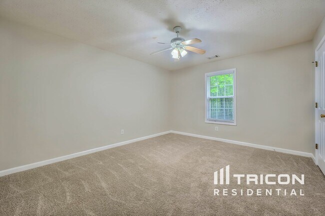 Building Photo - 1374 Lake Dow Rd