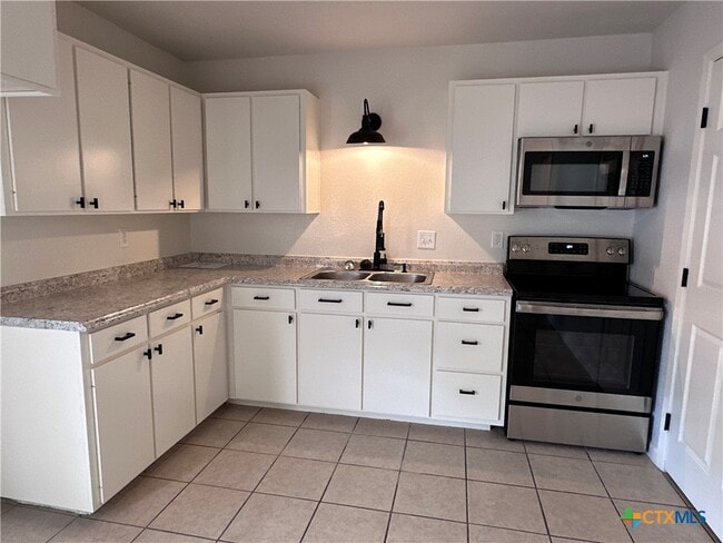 Building Photo - 1202 Urbantke Ct