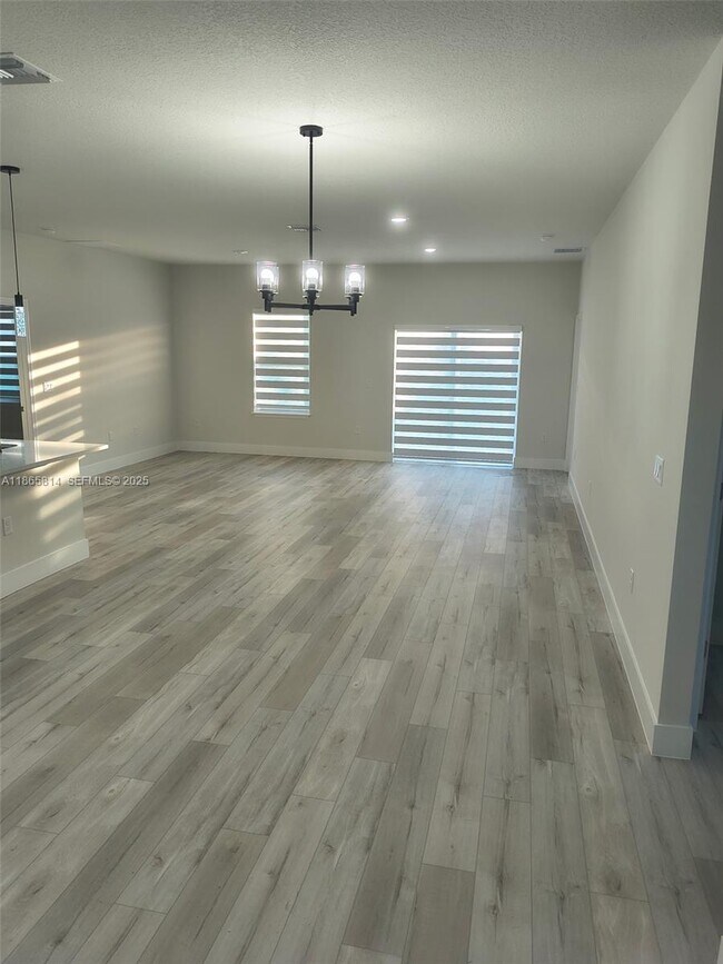 Foto del edificio - 16745 SW 29th Terrace Rd