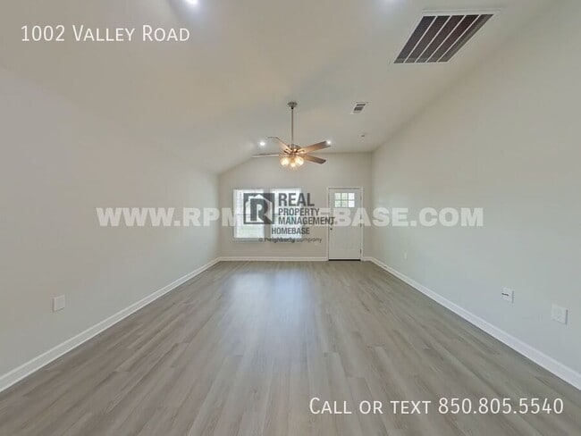 Foto del edificio - 1002 Valley Rd