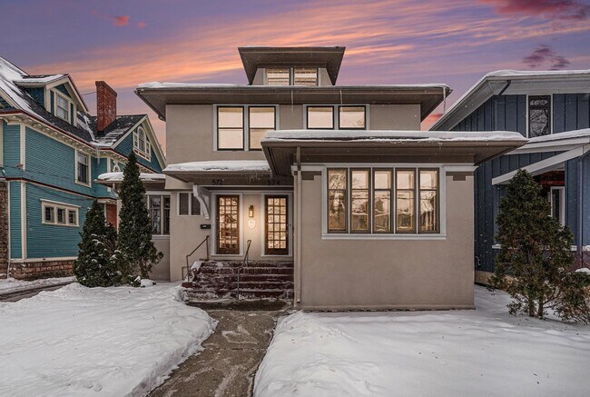 Foto del edificio - 572 Madison Ave SE