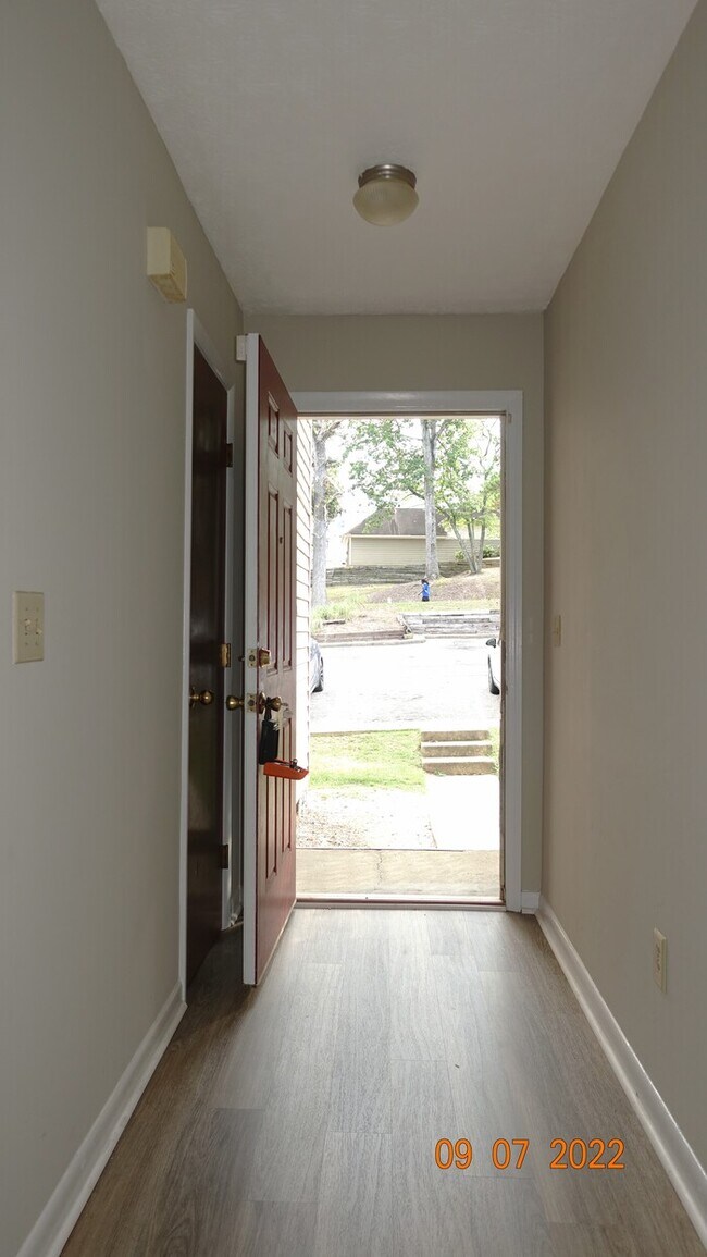Building Photo - 6736 Willowbrook Dr