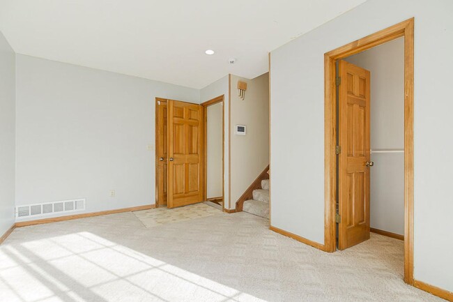 Foto del edificio - Spacious Whole Home For Rent in Kansas City