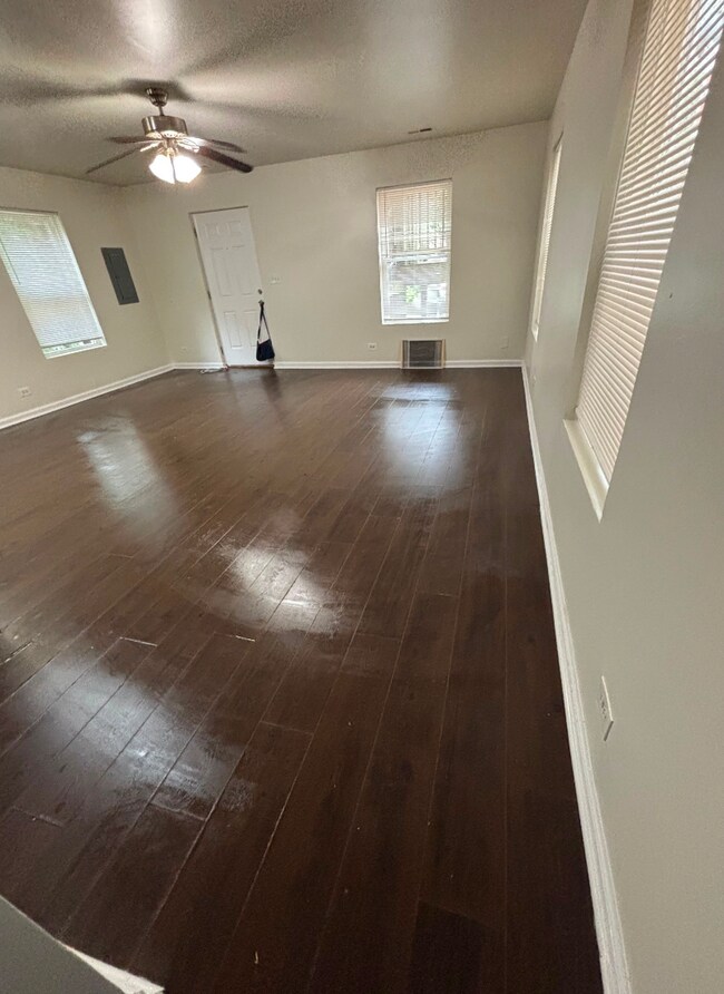 Foto del edificio - 7824 S Greenwood Ave
