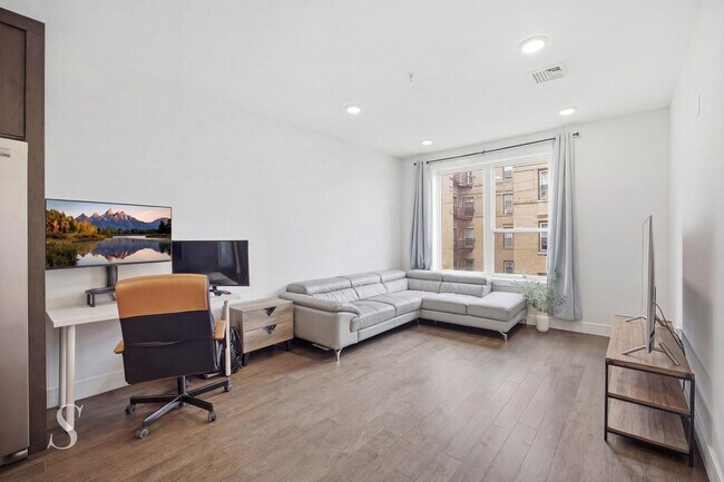 Foto del edificio - 6401 Park Ave