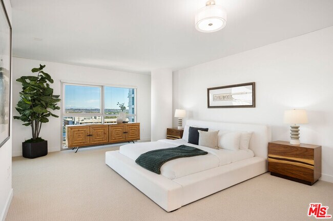 Foto del edificio - 13650 Marina Pointe Dr