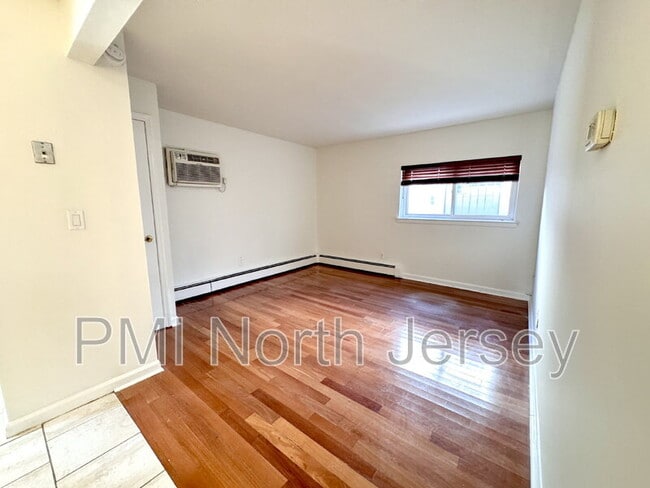 Building Photo - 9051 Palisade Ave