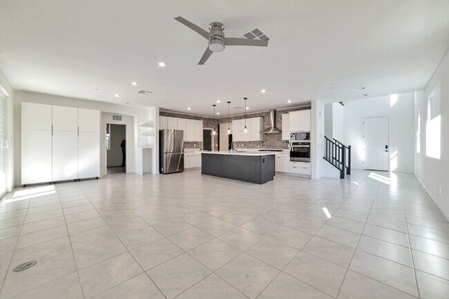 Building Photo - 10937 Parsley Ave