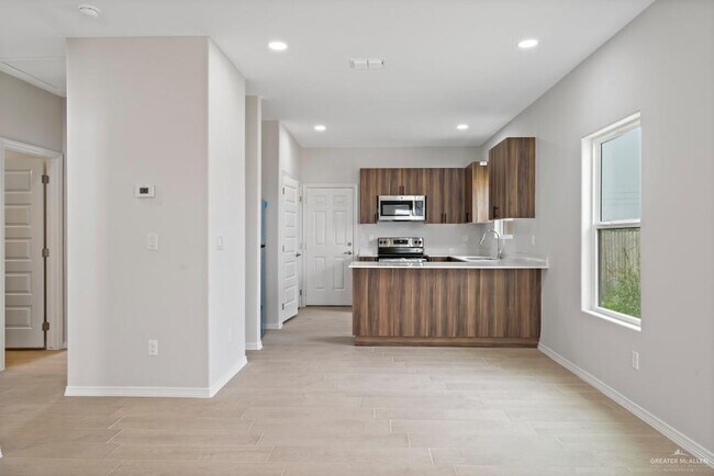 Building Photo - 2901 West Dr