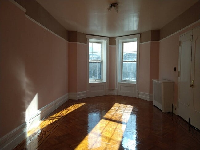 Building Photo - 571 Eastern Pkwy