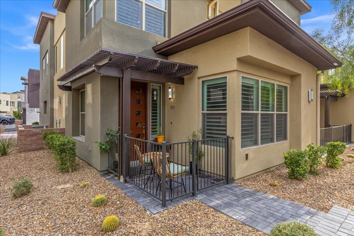 Foto principal - Luxurious, Modern, Completely Renovated 3 ...