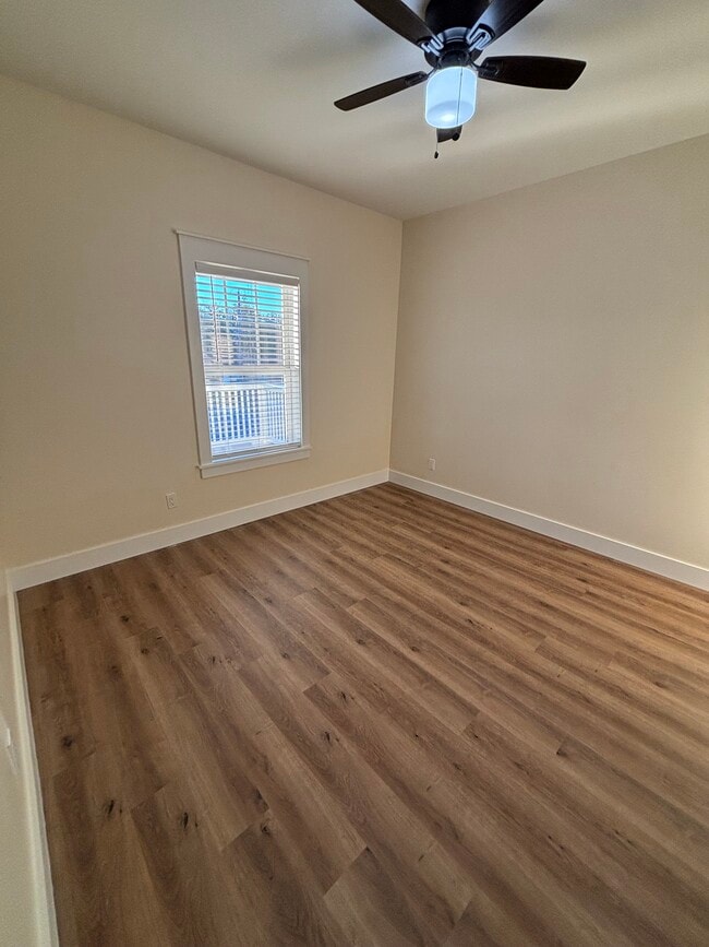 Foto del edificio - 1322 Fairland Ave