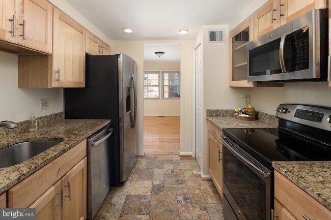 Building Photo - 4532 Windsor Arms Ct