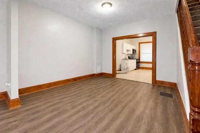 Foto del edificio - 3BR Baltimore Rowhome with Central Air & In-Unit Laundry