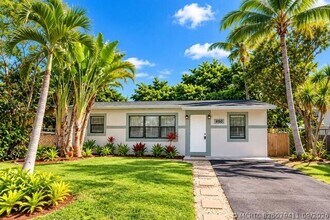 Building Photo - 450 NE 58th Ct