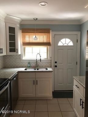 Building Photo - 2726 Oleander Dr
