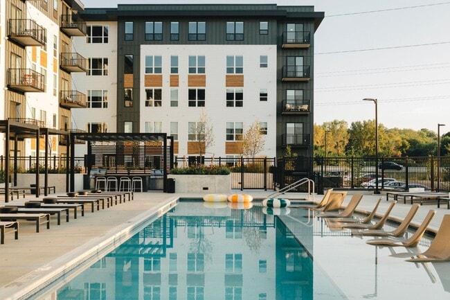 Foto del edificio - Revelry Living