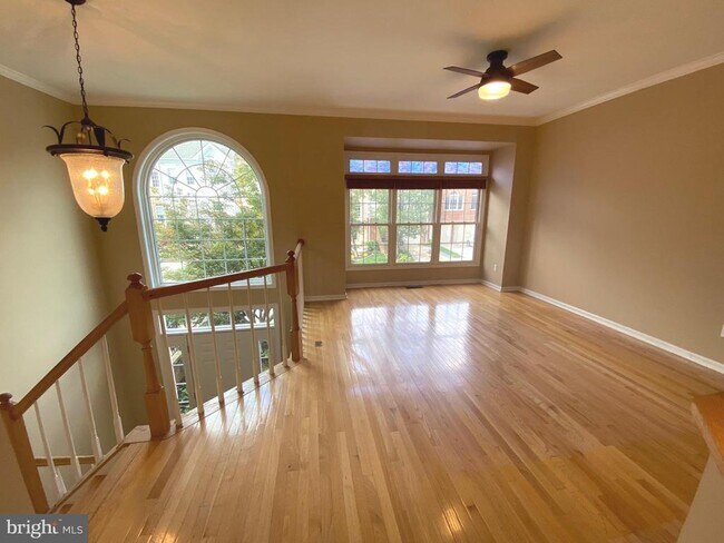 Foto del edificio - 6623 Frost Lake Ln