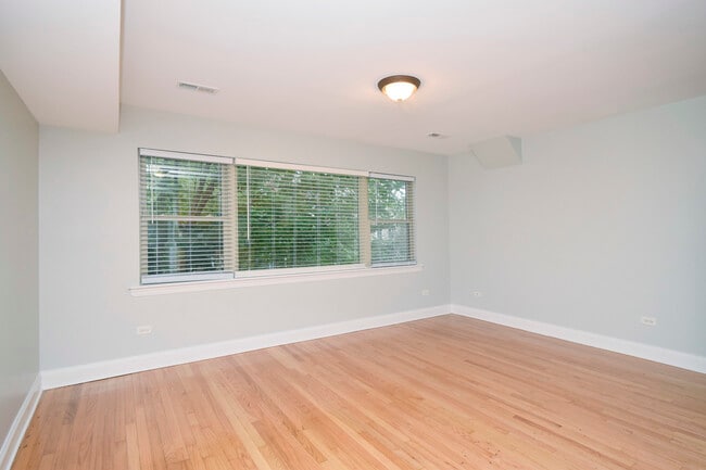 Building Photo - 1343 W Winona St