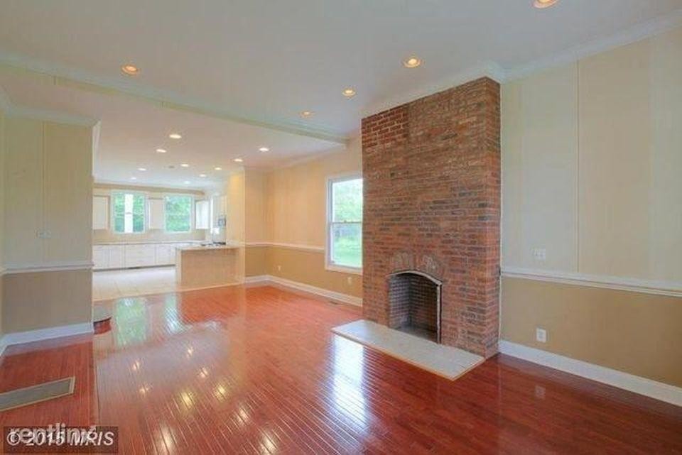 Primary Photo - 2424 W Rogers ave.